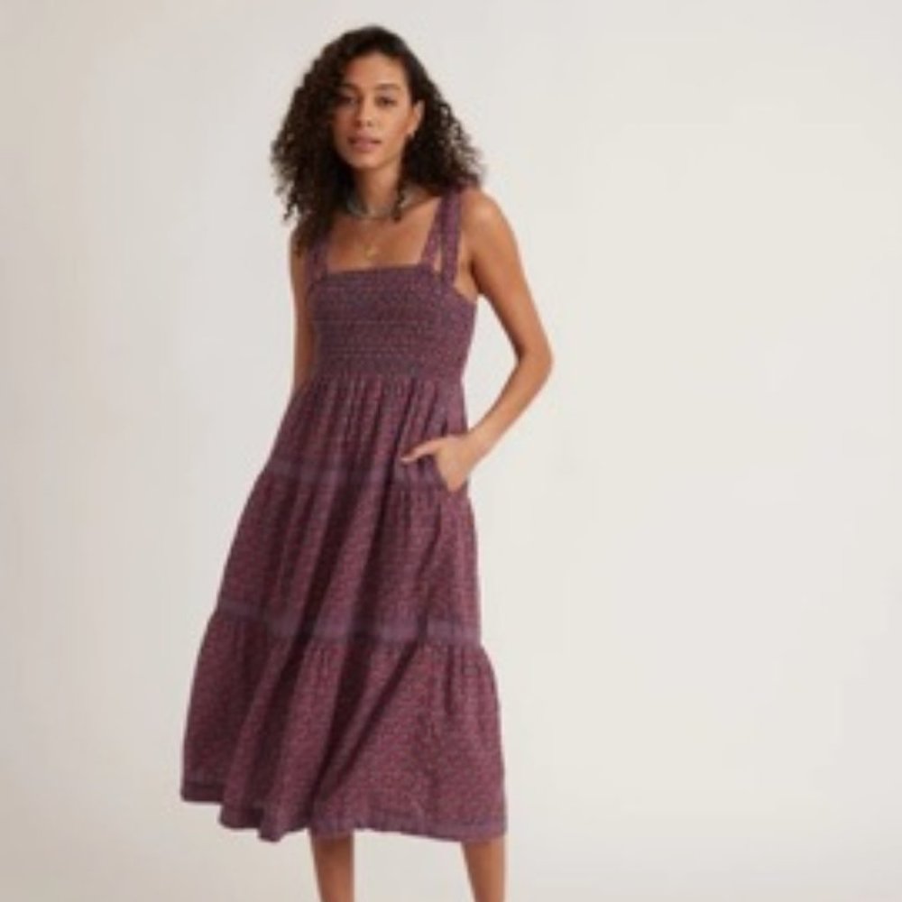 Selene Smocked Tiered Maxi Dress in Geo Floral Print Size M New With Tags